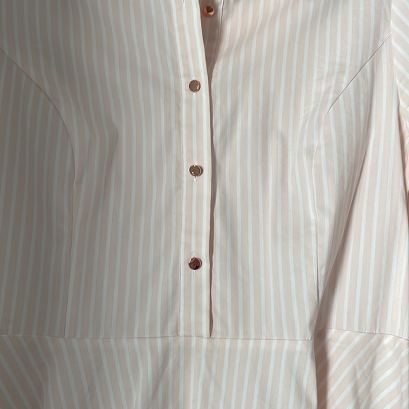 Pink and white blouse - Picture 2 of 3